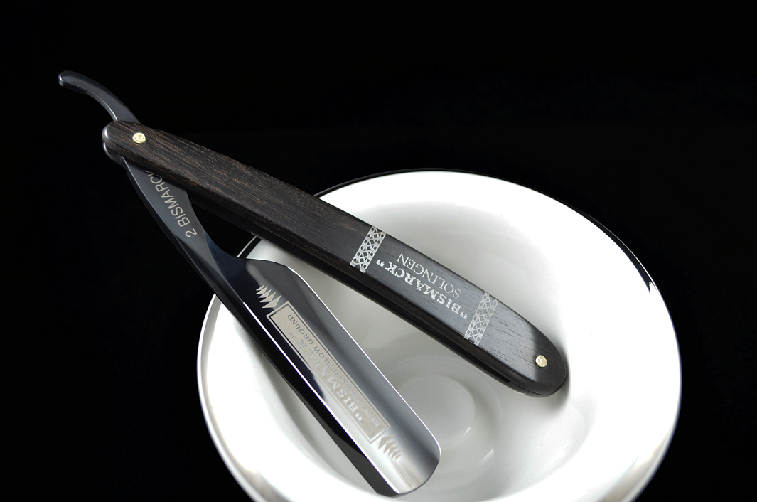 Dovo Bismarck 6/8 Pakkawood Straight Razor-Black Finish