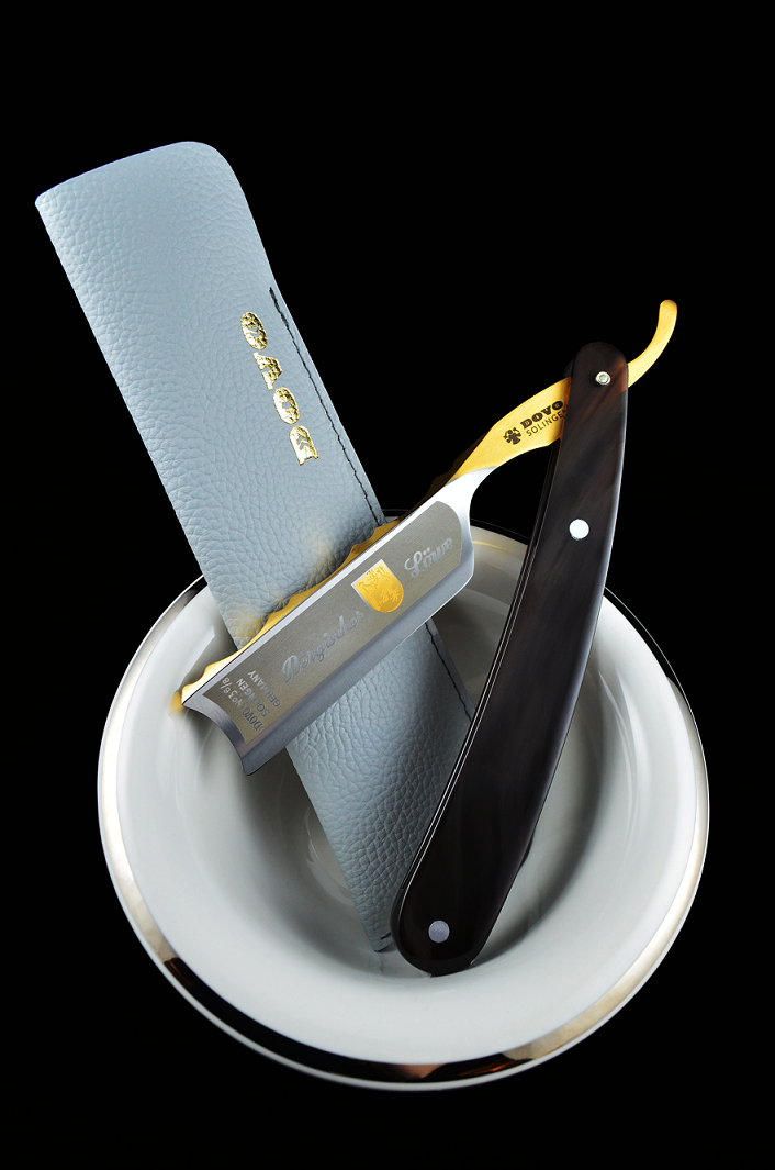 Dovo Bergischer Löwe 6/8 Straight Razor with Cowhorn Handles