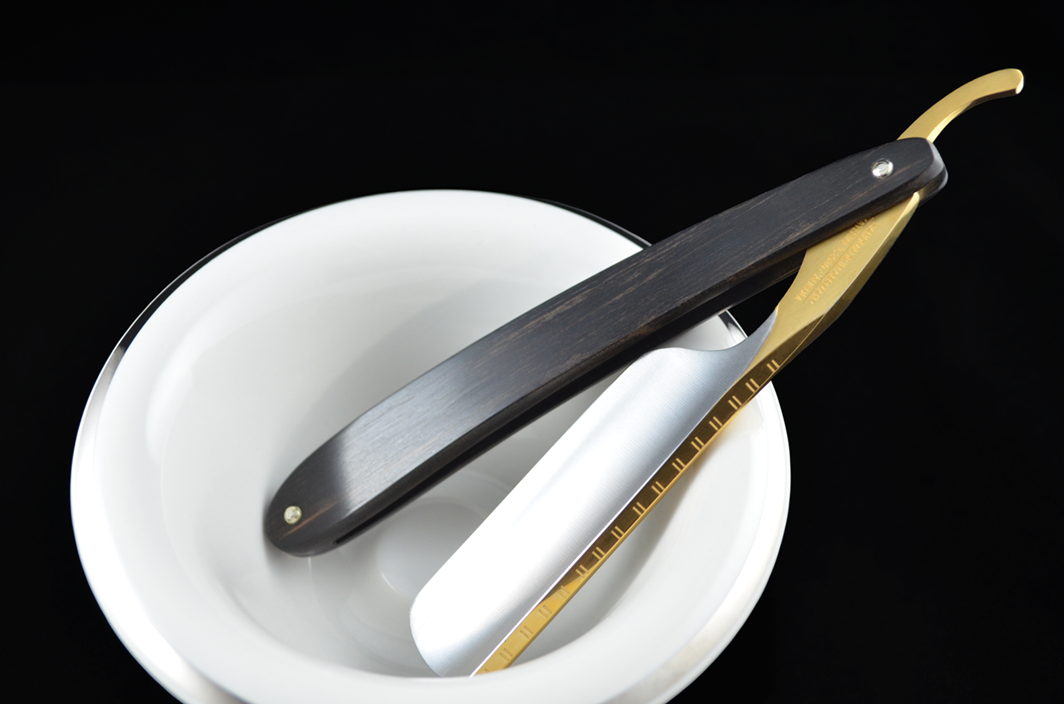 Dovo Bismarck 6/8 Pakkawood Straight Razor