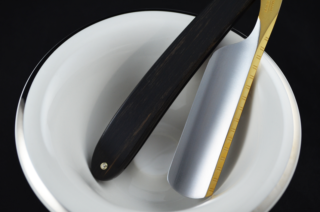 Dovo Bismarck 6/8 Pakkawood Straight Razor