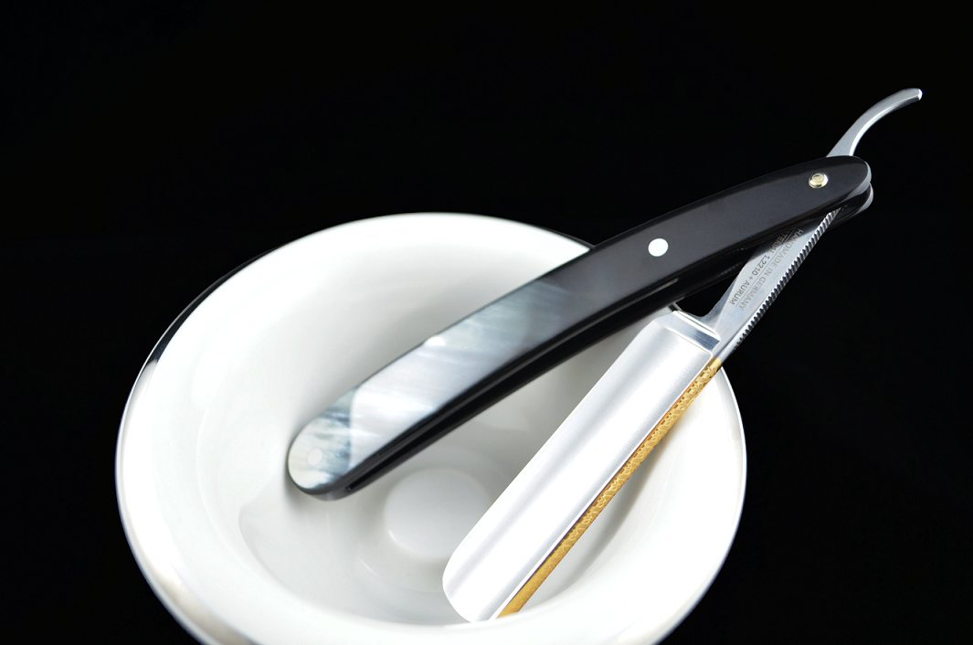 Dovo Prima Silver Steel 5/8 Straight Razor with Cow Horn Handles