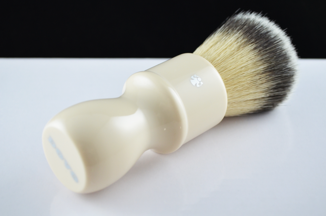 Dovo Synthetic Hi Shaving Brush Beige Acrylic Long Handle