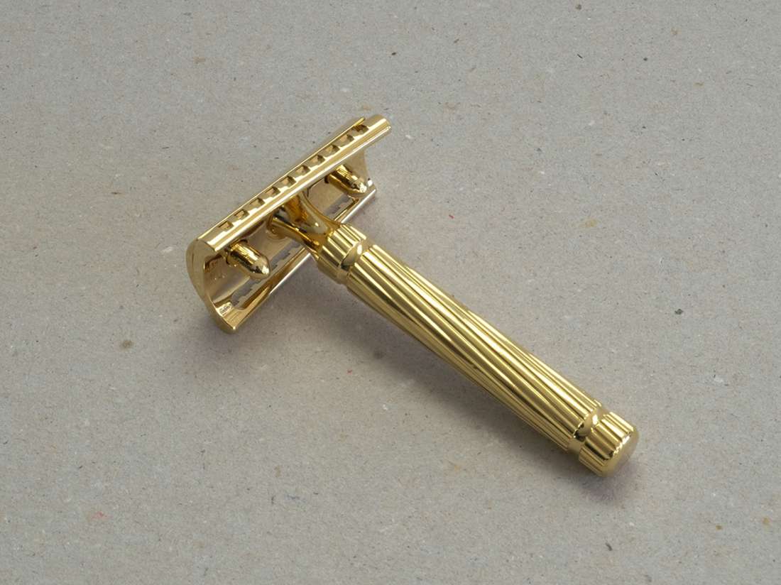 Fatip il Piccolo Storto Gentile Gold Slant Safety Razor, Closed Comb