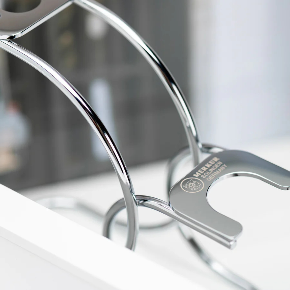 Merkur 4002 Safety Razor and Brush Stand, Chrome