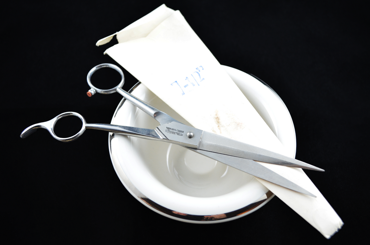 C-Mon Cadillac Scissors NOS