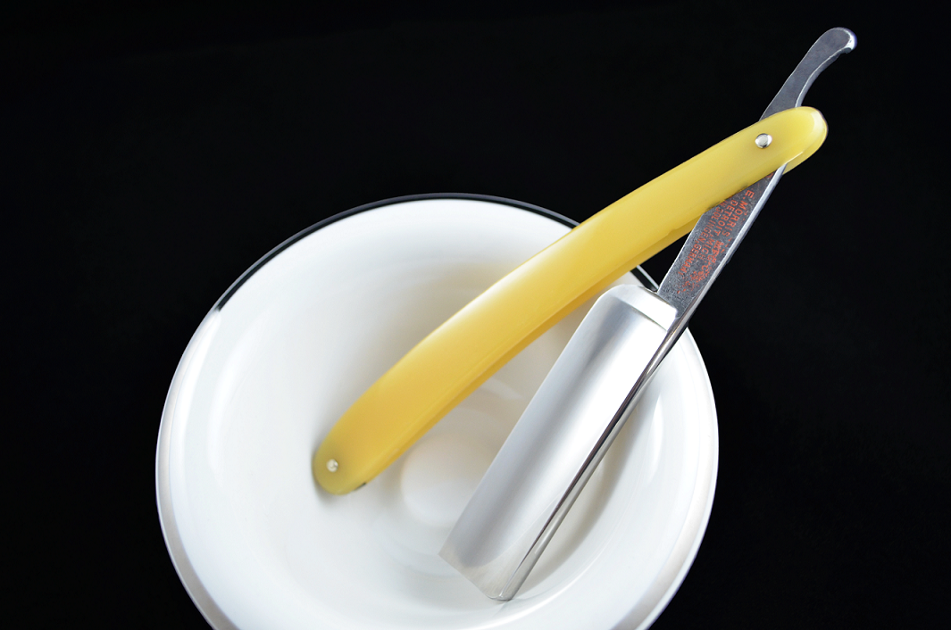 NOS E. Morris MFG. Co. 13/16 Prosperity 450 Straight Razor