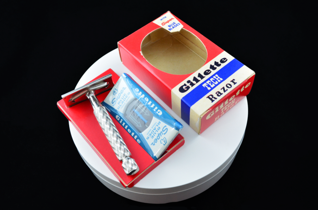 NOS Gillette Tech Safety Razor w/ Super Blue Blades - New Old Stock