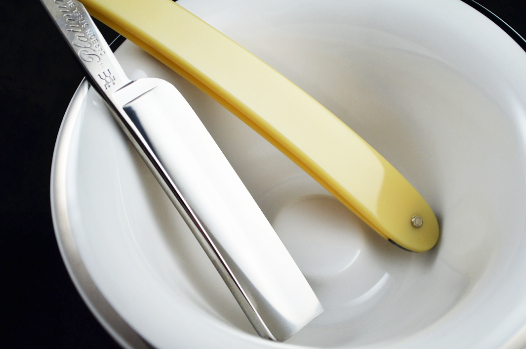 NOS J. A. Henckels 5/8 Twin Works 401 Platinum Straight Razor