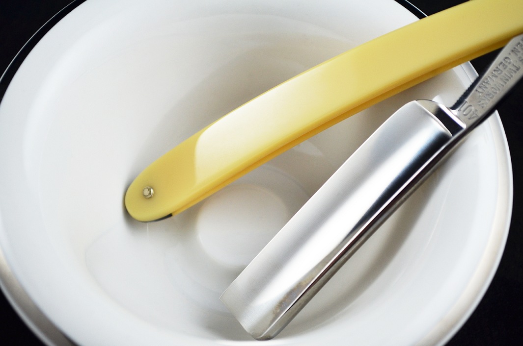 NOS J. A. Henckels 5/8 Twin Works 401 Platinum Straight Razor