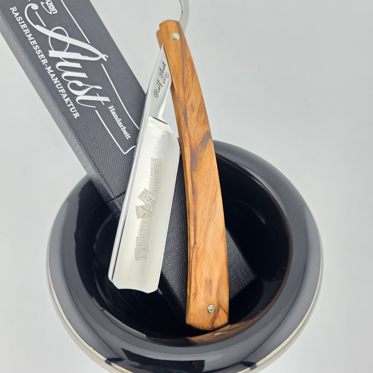 Ralf Aust 6/8 Olivewood Spanish Point Straight Razor