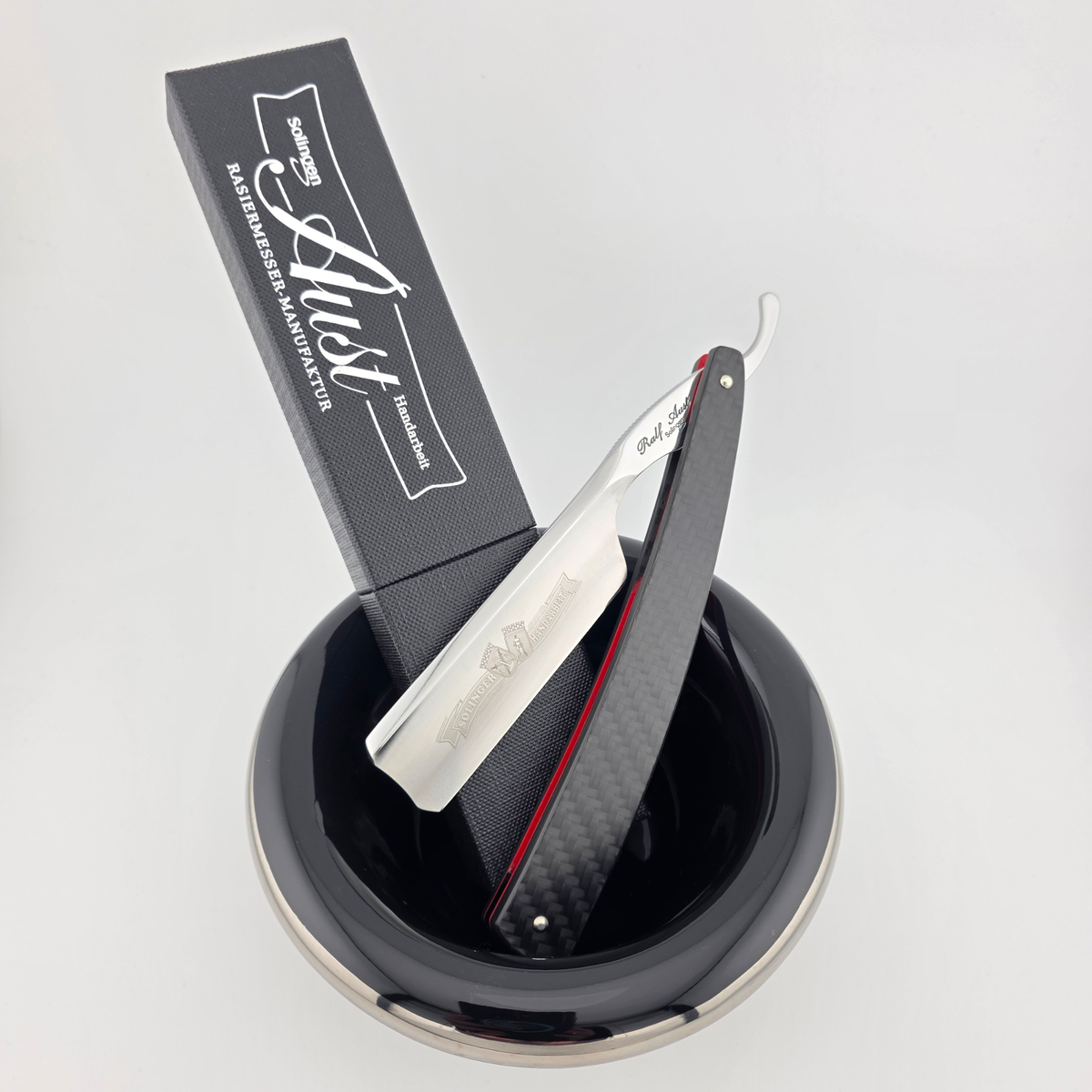 Ralf Aust 6/8 Carbon Fibre Spanish Point Straight Razor
