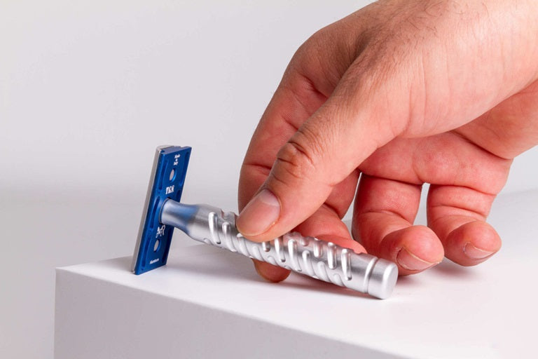 The Goodfellas' Smile Styletto Blue Aluminum Double Edge Safety Razor