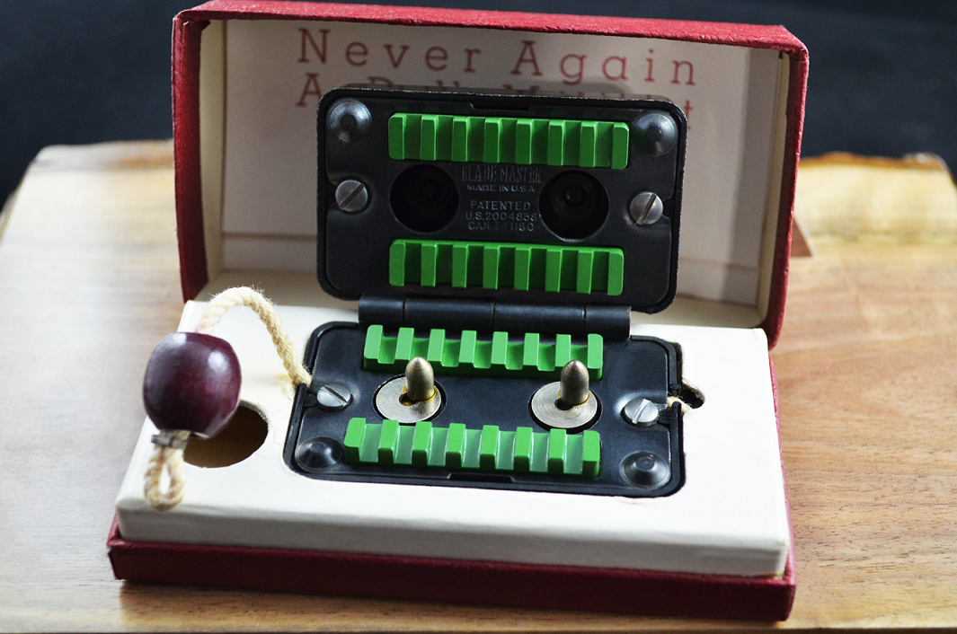 Blade Master Double Edge Razor Blade Sharpener NOS