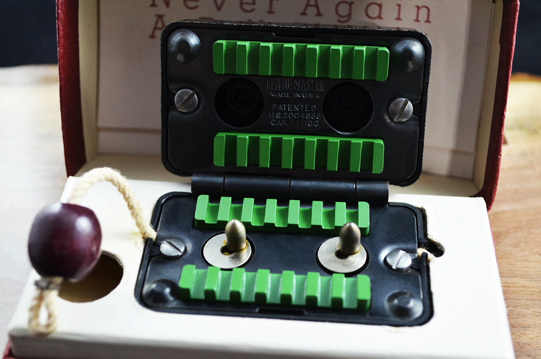 Blade Master Double Edge Razor Blade Sharpener NOS