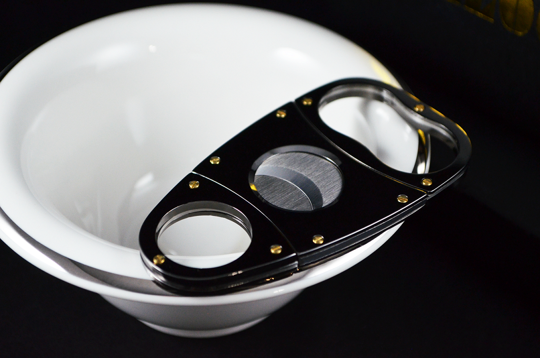 Baloon Three Finger Cigar Cutter