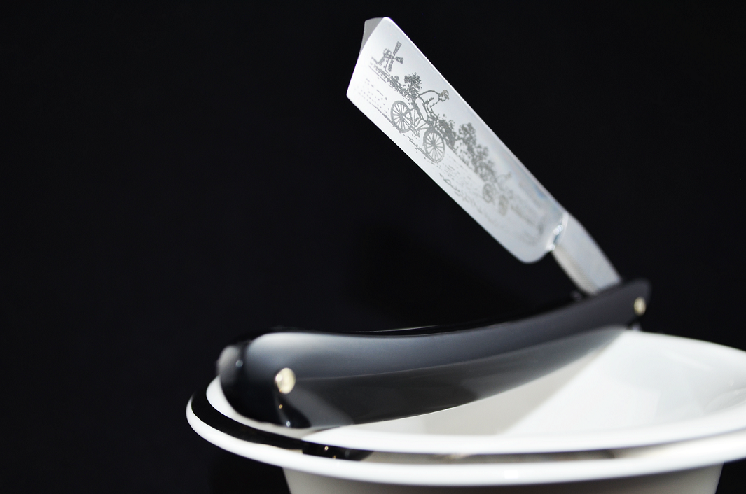 Boker Bicycle Race 5/8 Spanish Point Straight Razor