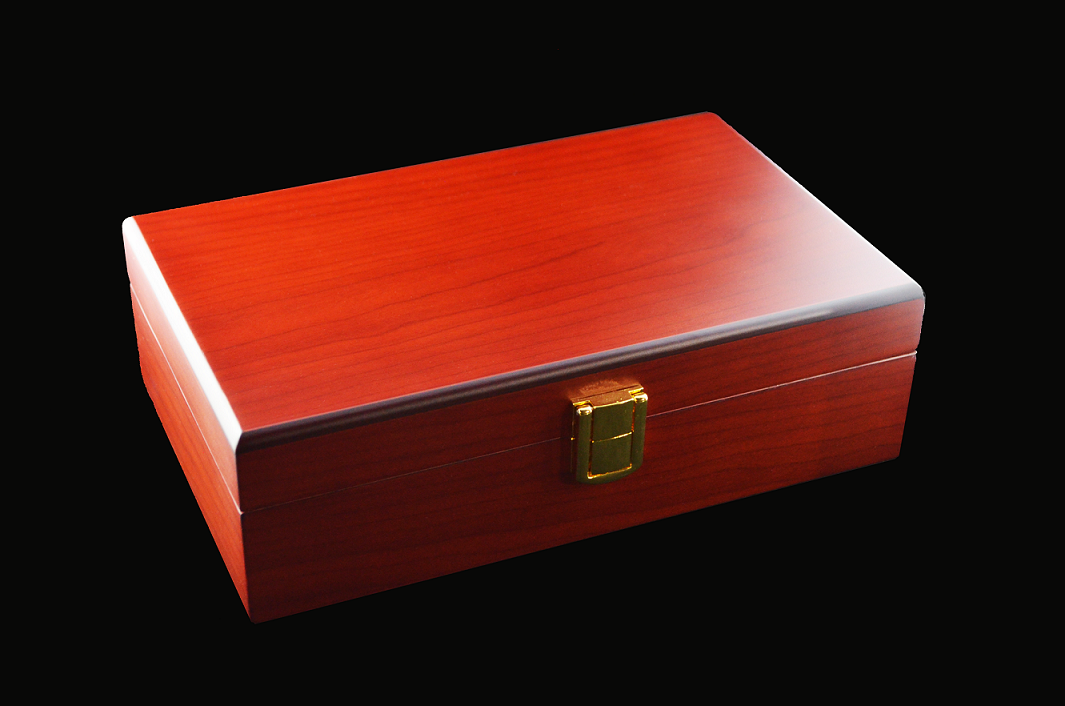 Clasp Humidor - Cherry