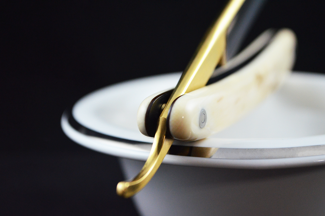 NOS Dovo Genuine Mammoth Tusk Ivory 5/8 Straight Razor