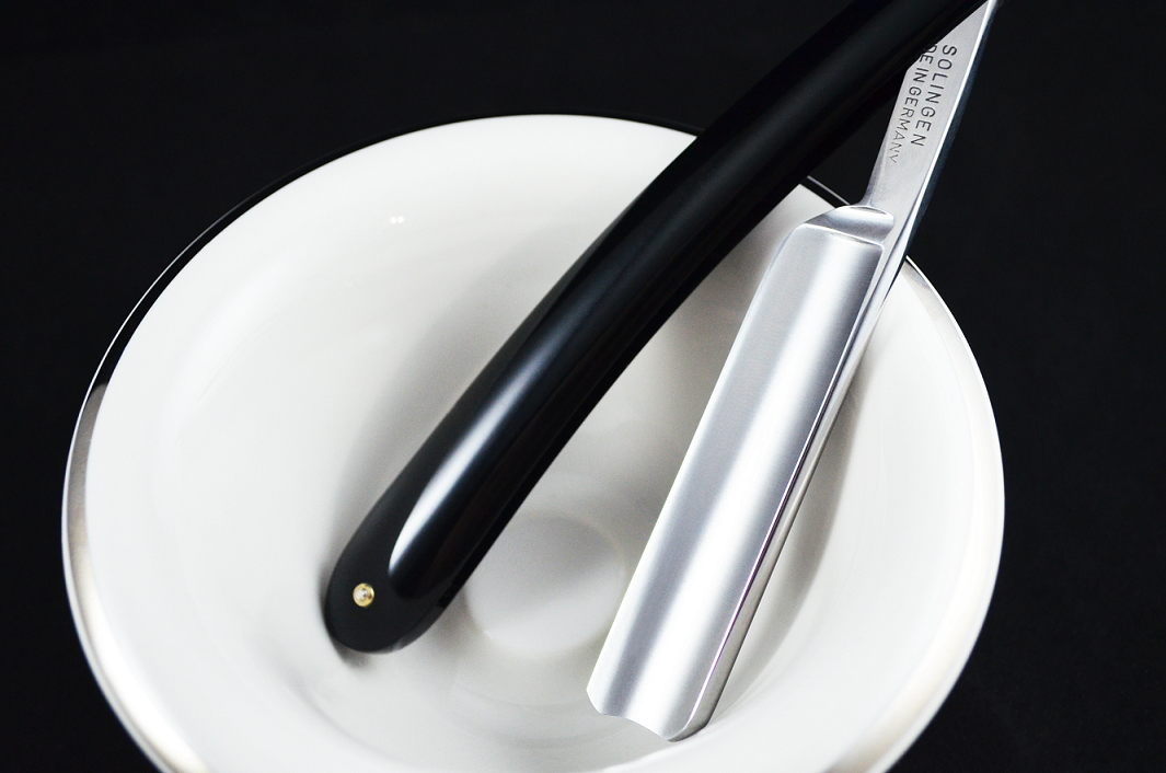 Ralf Aust 5/8 Spanish Point Straight Razor