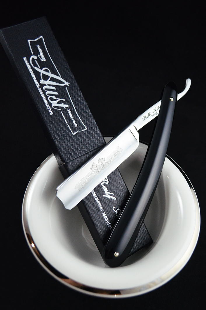 Ralf Aust 5/8 Spanish Point Straight Razor