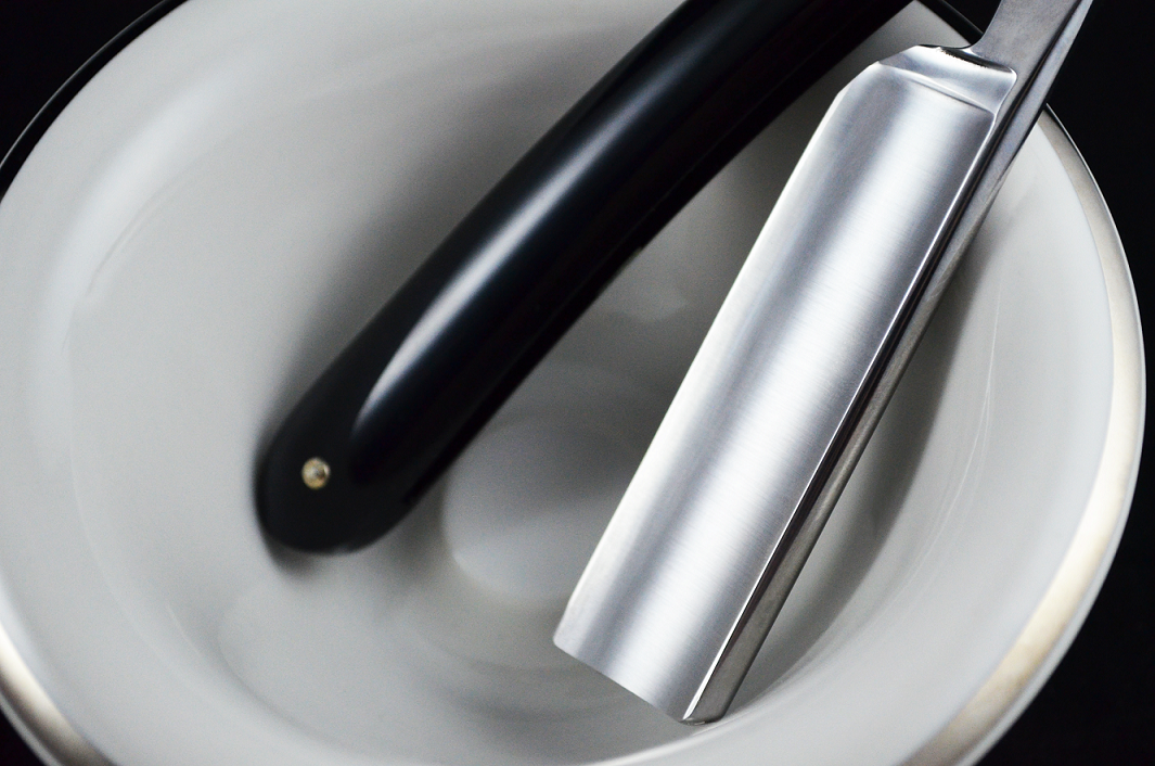 Ralf Aust 6/8 Square Point Straight Razor