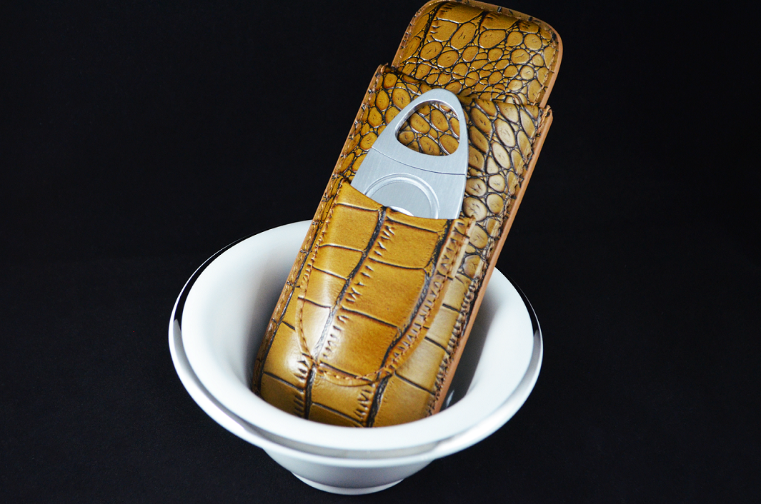 Sikarlan Alligator Cigar Case with Cutter