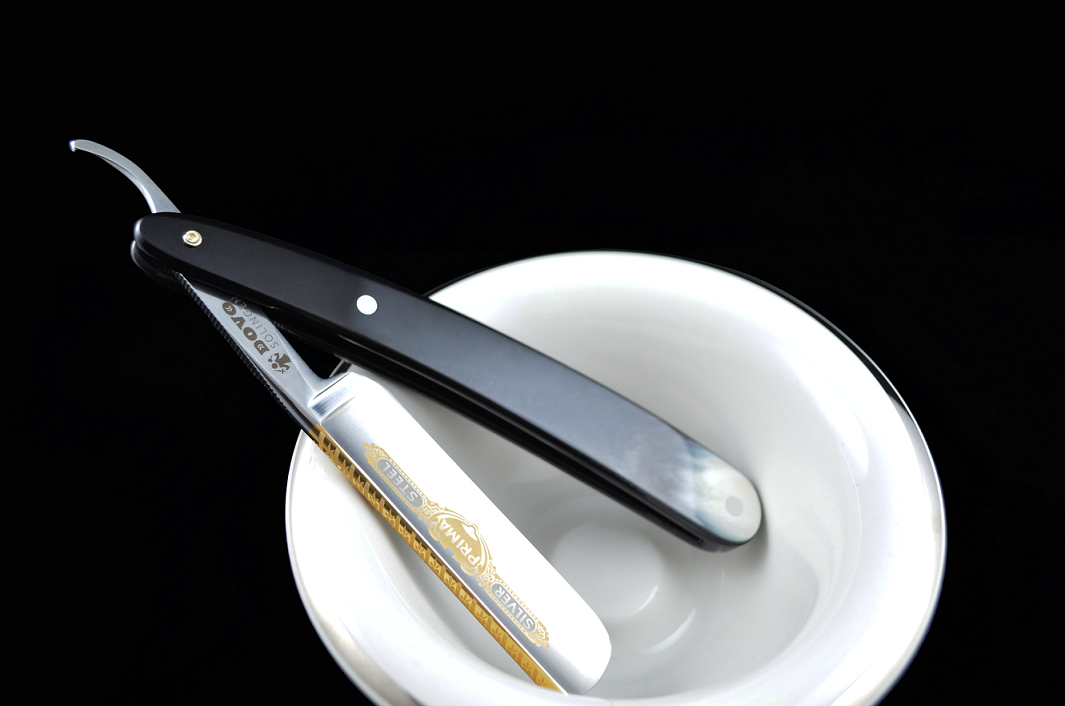 Dovo Prima Silver Steel 5/8 Straight Razor with Cow Horn Handles