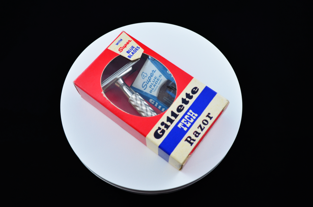 NOS Gillette Tech Safety Razor w/ Super Blue Blades - New Old Stock