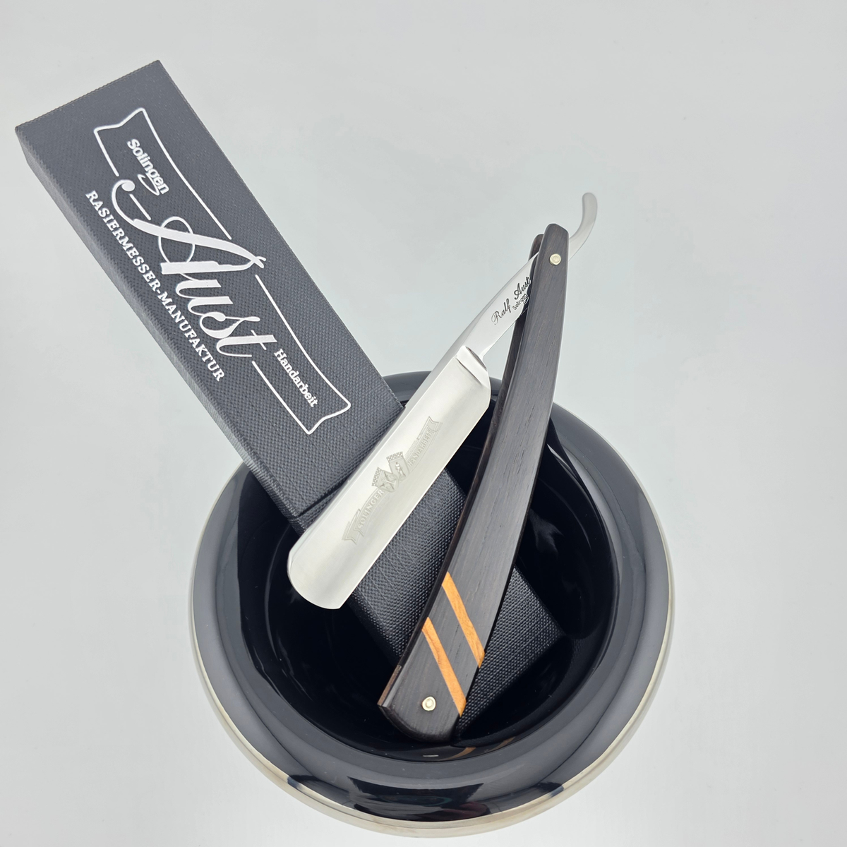 Ralf Aust 5/8 African Blackwood with Olive Inlay Straight Razor