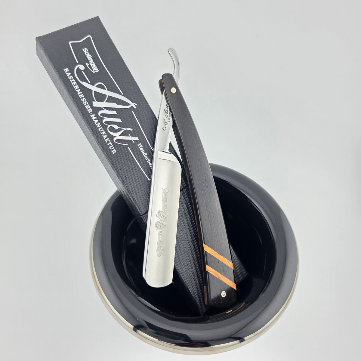 Ralf Aust 5/8 African Blackwood with Olive Inlay Straight Razor