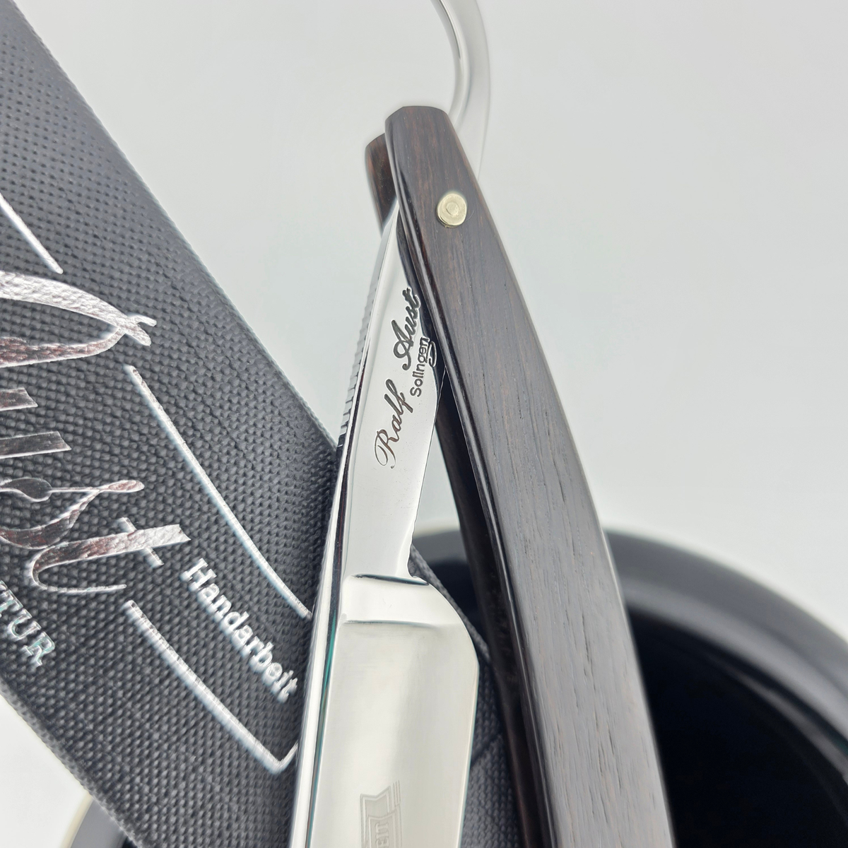 Ralf Aust 5/8 African Blackwood with Olive Inlay Straight Razor