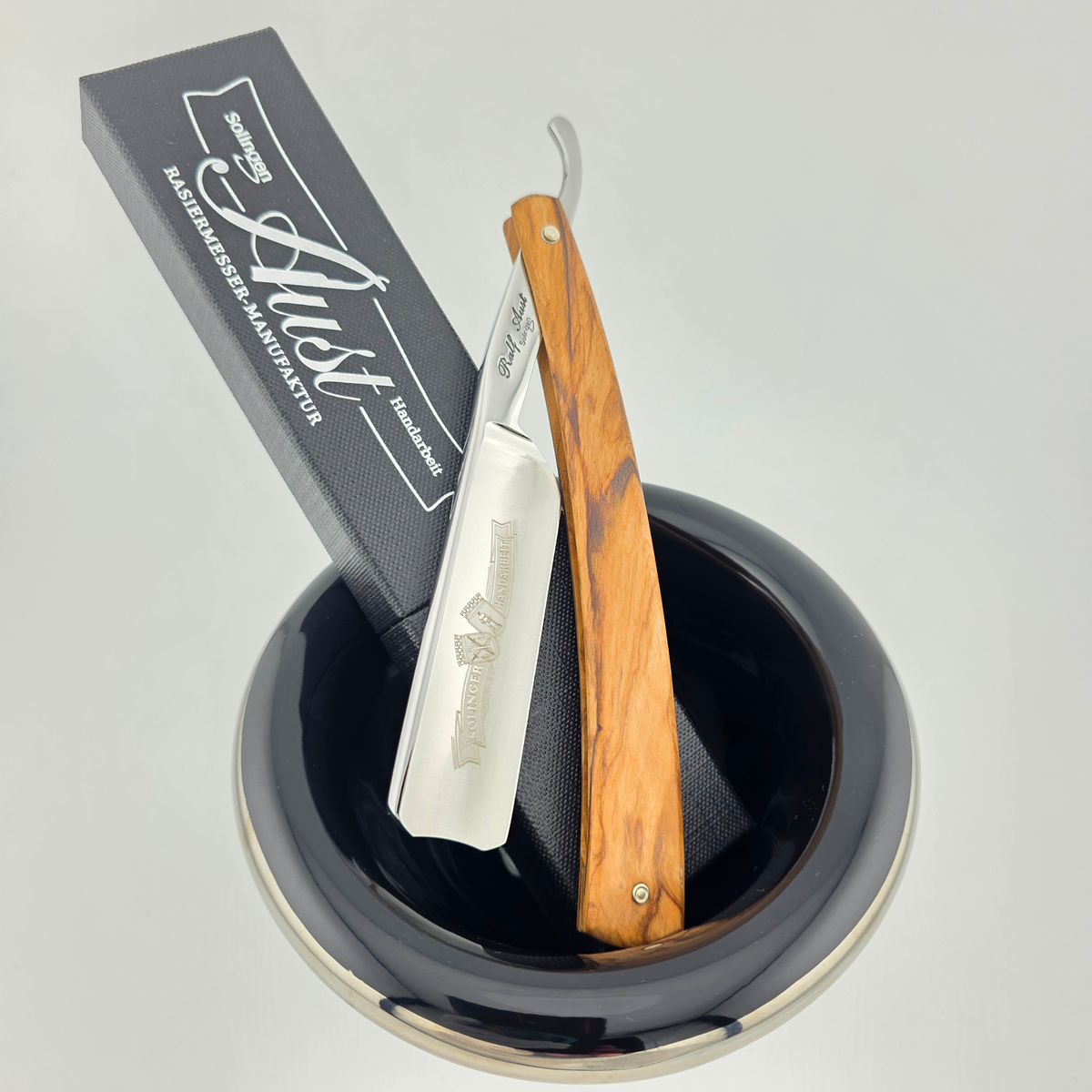 Ralf Aust 6/8 Olivewood Spanish Point Straight Razor