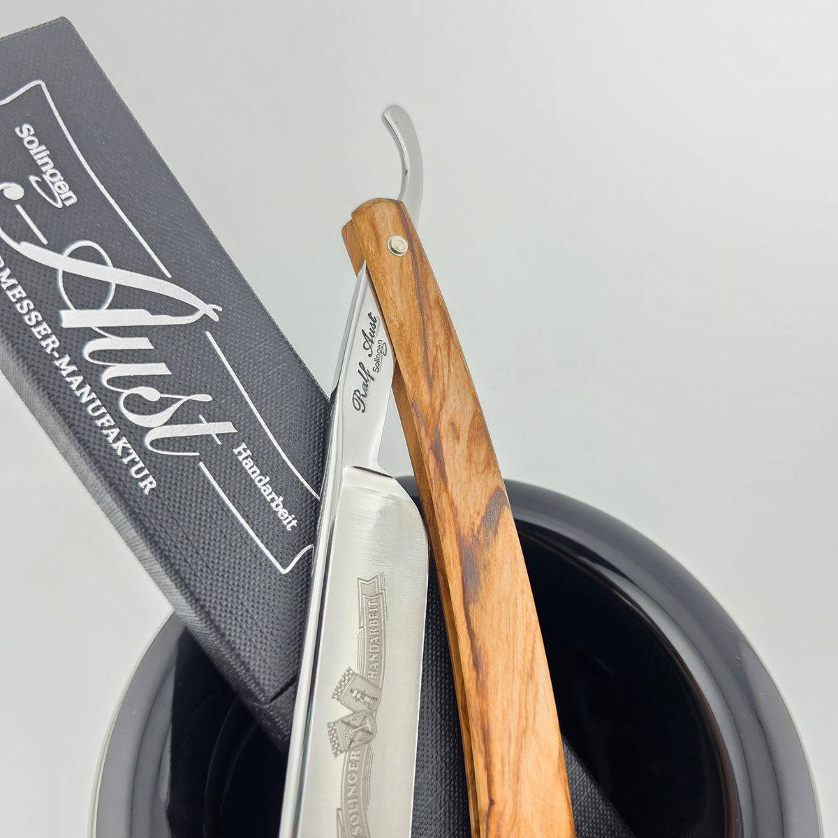 Ralf Aust 6/8 Olivewood Spanish Point Straight Razor