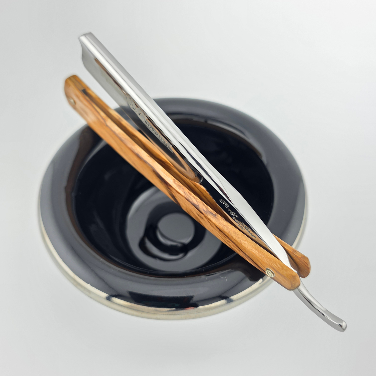 Ralf Aust 6/8 Olivewood Spanish Point Straight Razor