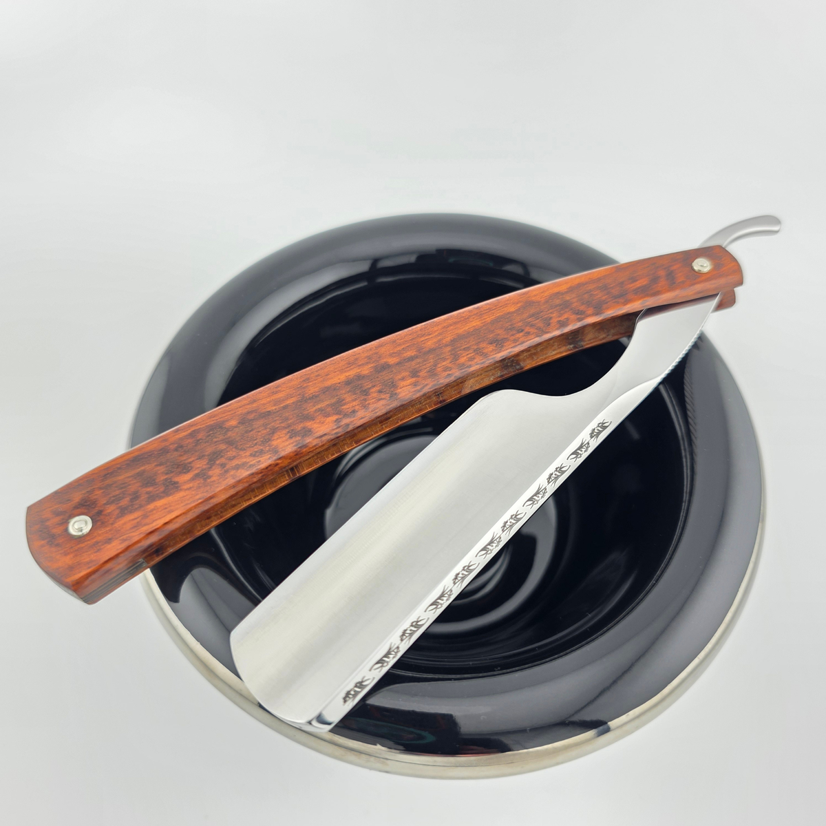 Ralf Aust 6/8 Snakewood Round Point Straight Razor