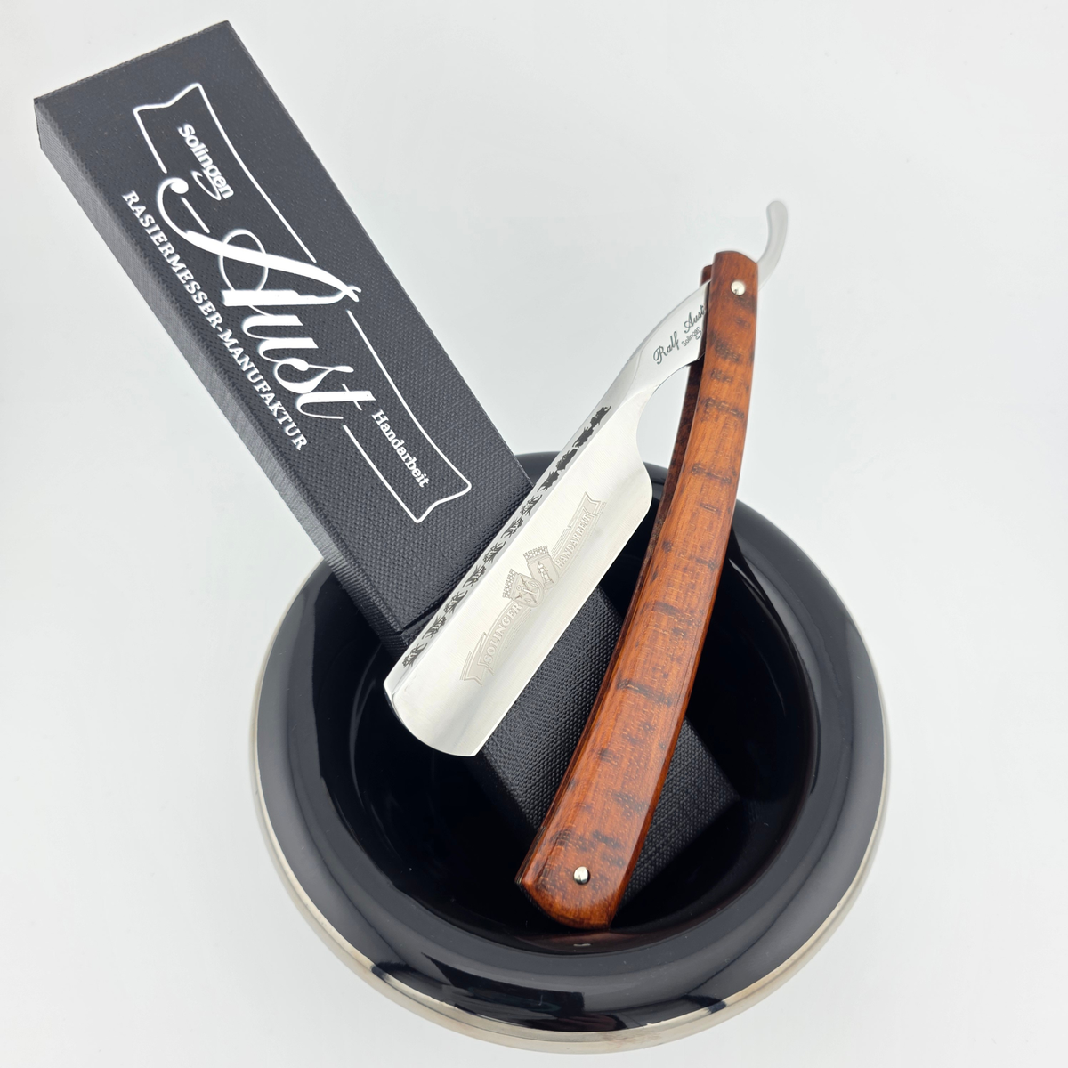 Ralf Aust 6/8 Snakewood Round Point Straight Razor
