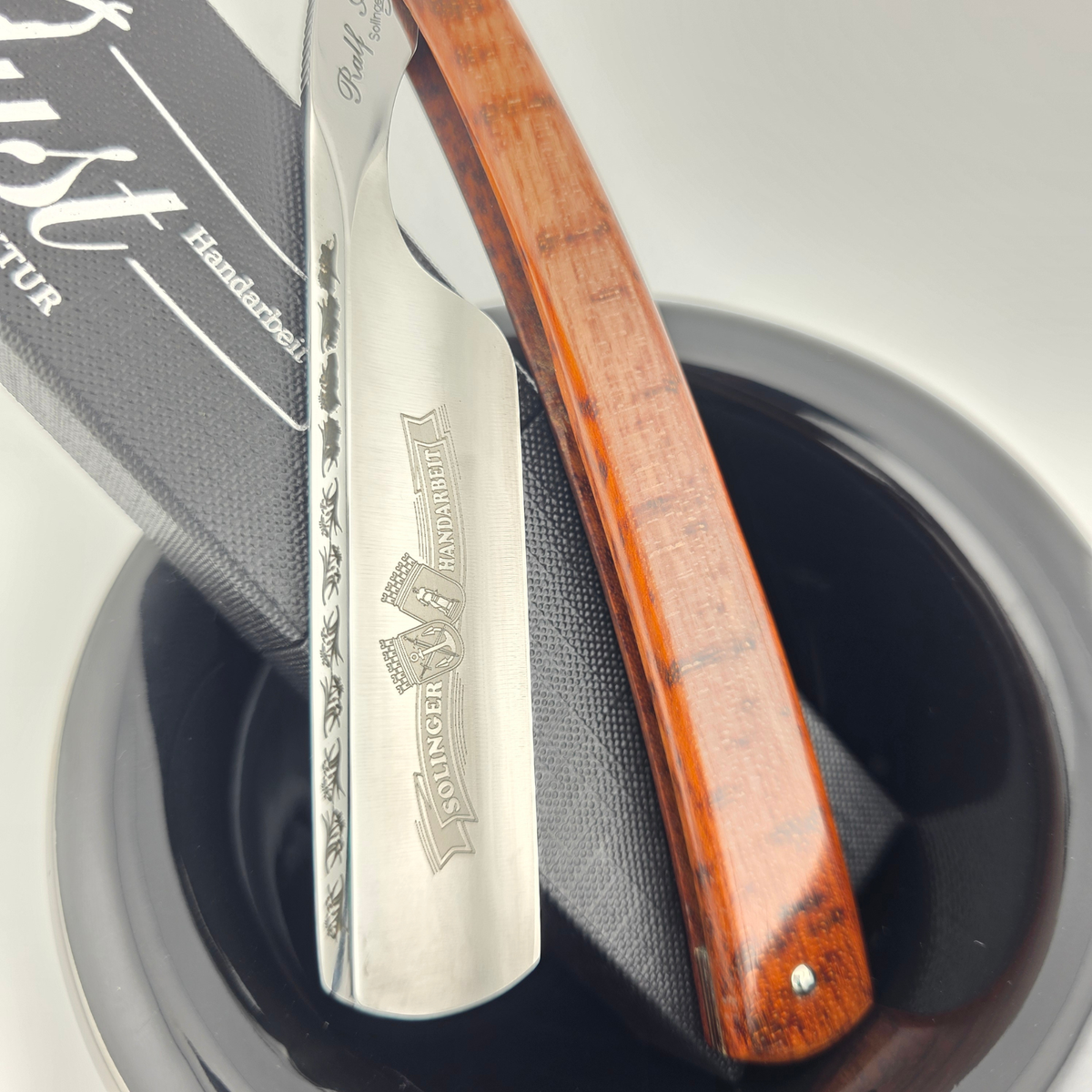 Ralf Aust 6/8 Snakewood Round Point Straight Razor