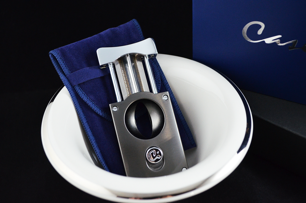 Caseti Deep V Cigar Cutter
