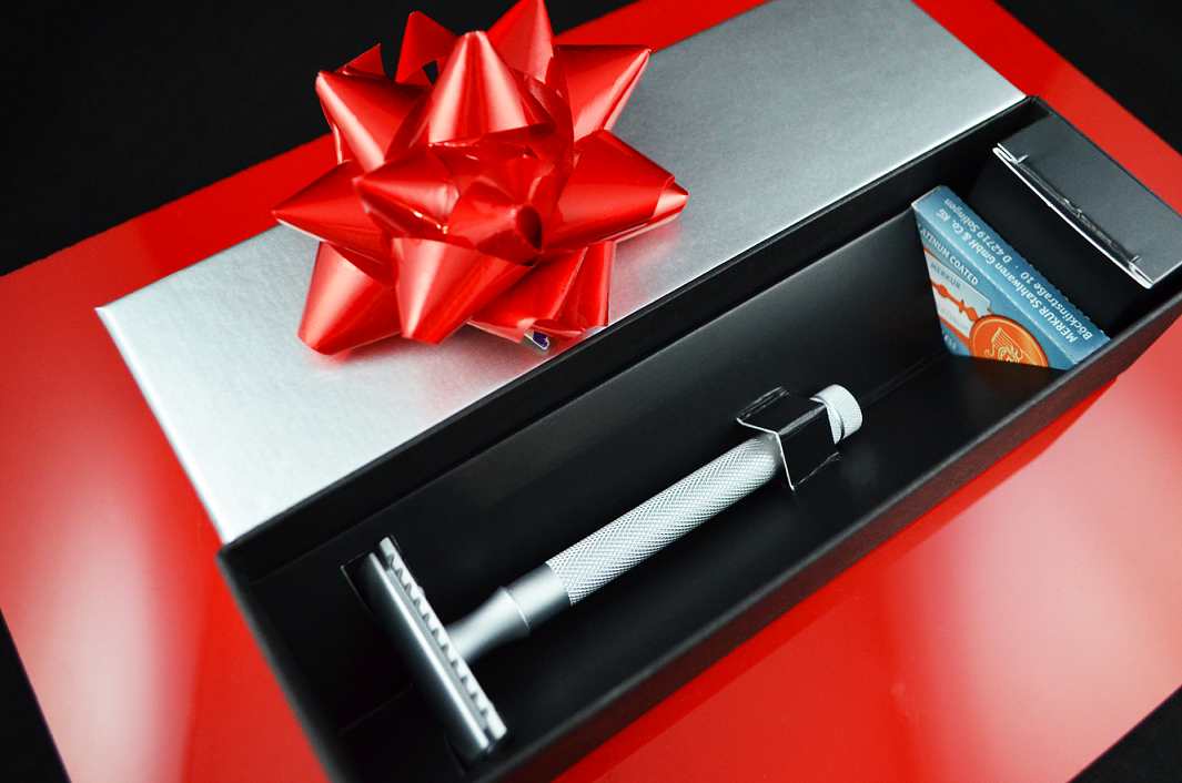 Merkur 2-Piece Safety Razor and Stand Set (Matte Chrome)
