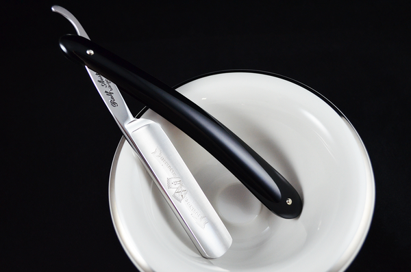 Ralf Aust 5/8 Round Point Straight Razor - The Classic Edge Shaving Store