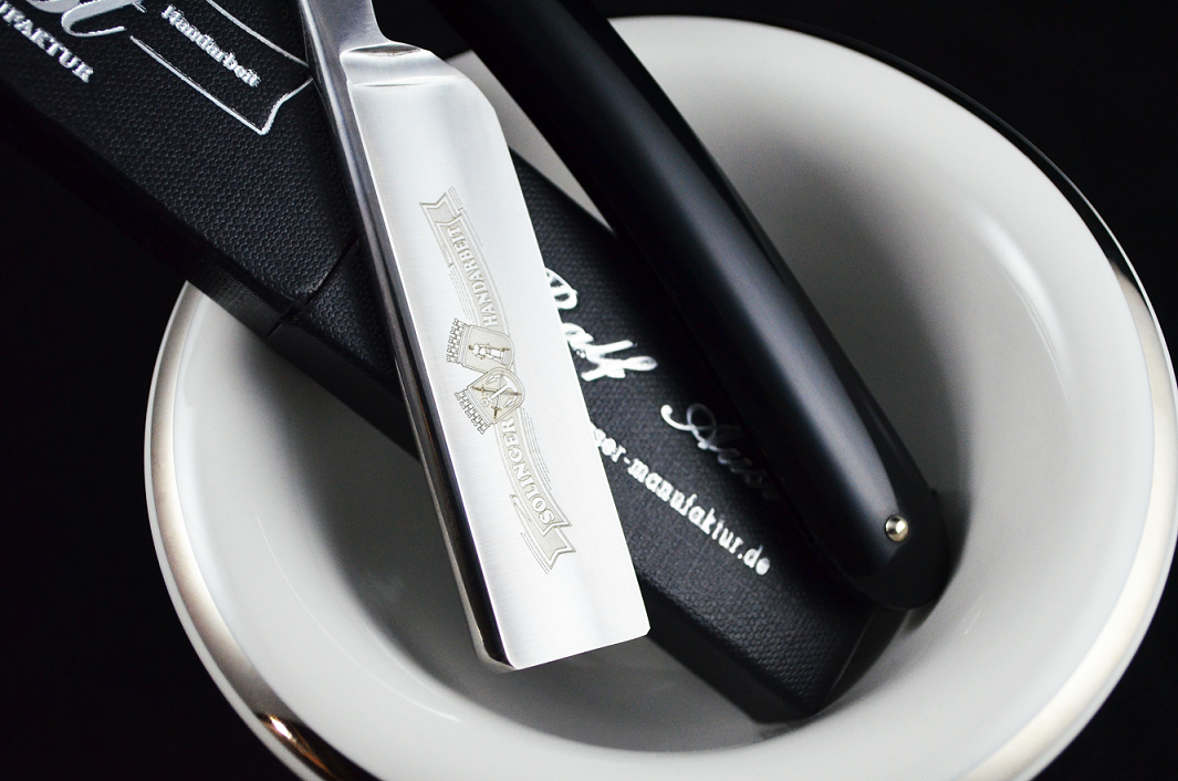 "Shave Ready" Ralf Aust 6/8 Square Point Straight Razor